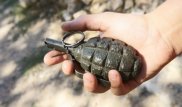 От взрыва гранаты пострадали два военнослужащих - Минобороны