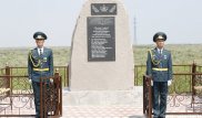 Крушение Ми-8 в Кызылординской области: Погибшим установили памятник