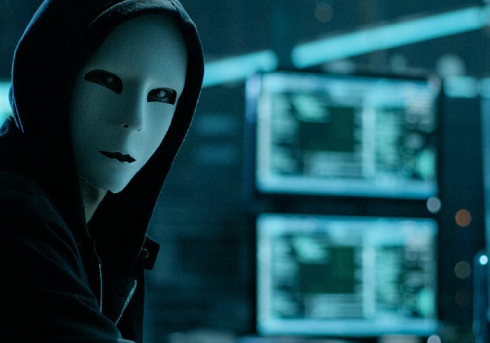 Девушка-хакер в США взломала базу данных банка и похвасталась этим в Сети