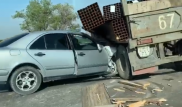 Авто врезалось в прицеп КамАЗа в Караганде: есть пострадавшие