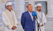 Нурсултан Назарбаев поздравил казахстанцев с праздником Курбан айт