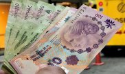 Валюта Аргентины рухнула на 30 процентов за полчаса