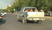Пикап с детьми в кузове прокатился по Павлодару