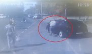 Появилось видео, как полицейского протащили на двери авто в Алматы
