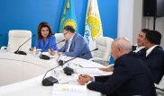 Появились фото за 5 минут до заседания с Назарбаевым