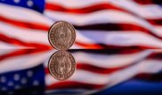 Курс доллара на бирже составил 386 тенге