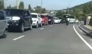 Огромную пробку у въезда в Алма-Арасан сняли на видео в Алматы