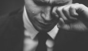 Три причины, почему нельзя тереть глаза