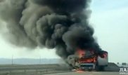 Фура сгорела на трассе в Мангистауской области