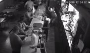 "Давай, стреляй!": уставший от жены американец проигнорировал угрозы грабителя