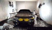 BMW представила "самый черный в мире автомобиль"