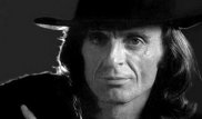 Умер исполнитель песни "Вся жизнь впереди" Юрий Петерсон