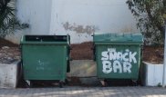 Студент исчез во Франции: на записях он забирается в мусорный контейнер