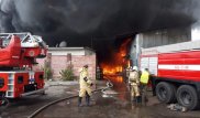Склады на барахолке в Алматы продолжают тлеть