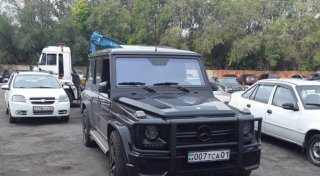 Водитель Gelandewagen ездил задним ходом в Алматы