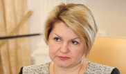 Принявшую нефтяную ванну чиновницу решили не увольнять
