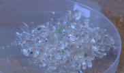 Женщина из Армении плачет кристаллами вместо слез