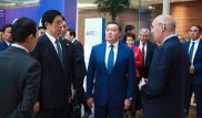 Мамин показал МФЦА главе китайского парламента