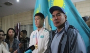 Бекзат Нурдаулетов вернулся с ЧМ: кадры встречи из аэропорта Актау