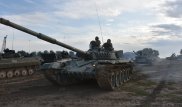 Курсанты-выпускники совершили марш на боевых машинах пехоты и танках