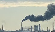 Экологи объяснили выброс черного дыма Атырауским НПЗ