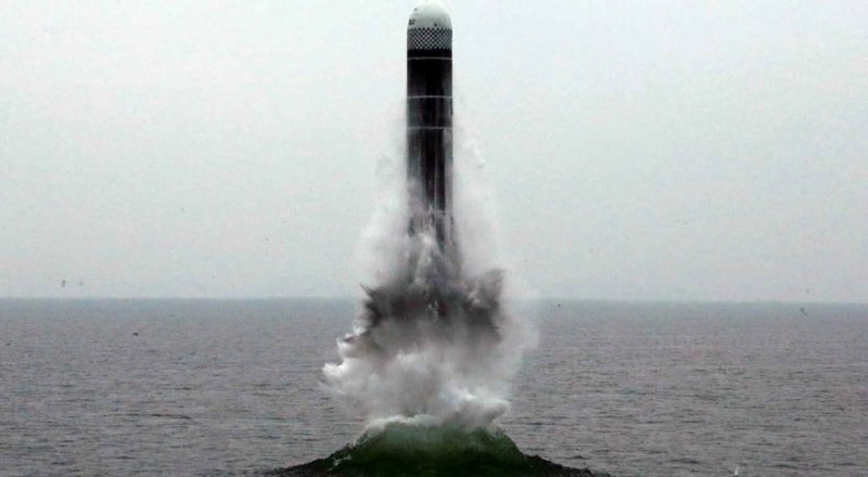 Испытательный пуск баллистической ракеты Pukkuksong-3. Фото:  ©ЦТАК