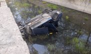 Машина слетела в реку в Алматы: в салоне был ребенок