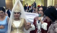Зағип қызды ұзатқан Жазира Байырбекова жұртты жылатты