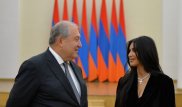 Сестры Кардашьян поужинали с президентом Армении