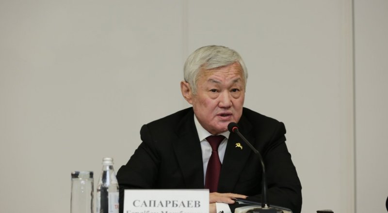 Бердибек Сапарбаев.  