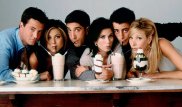 Дженнифер Энистон обвалила Instagram одним селфи с "Друзьями"