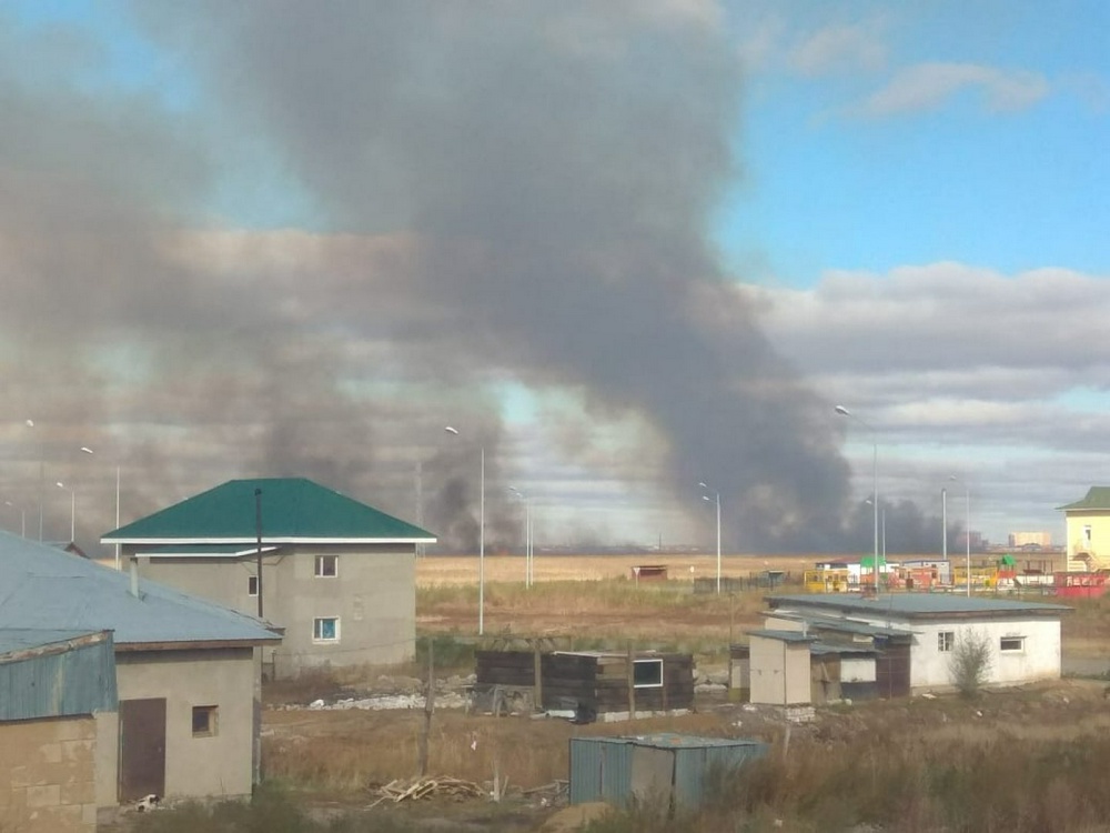 Пожар увидели на окраине Нур-Султана