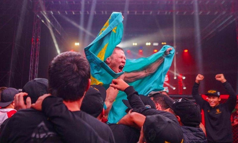 Жалгас Жумагулов после боя. Фото instagram.com/fightnights