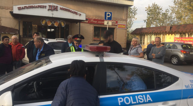 Драка водителей автобуса и легковушки произошла в Алматы