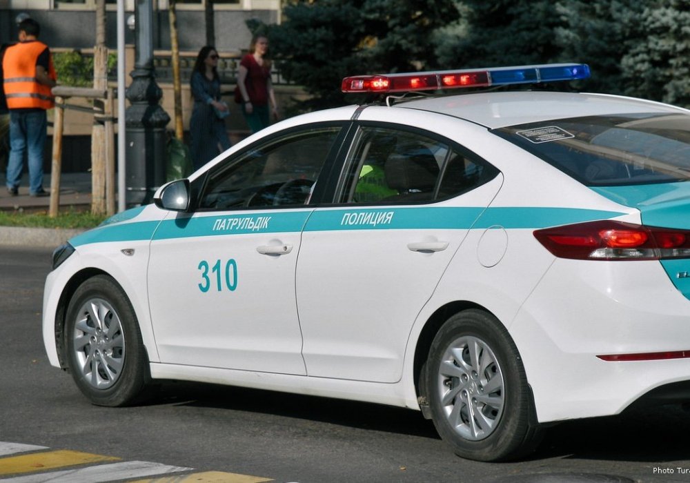 У жительницы Алматинской области начались роды в полицейской машине