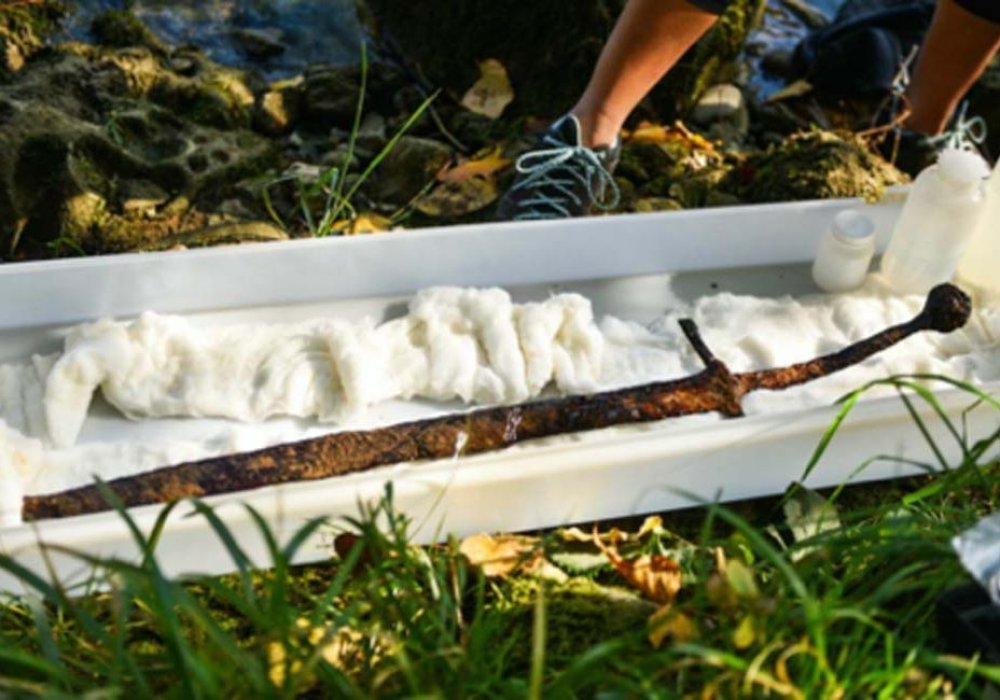 Легендарный Экскалибур нашли на дне реки в Боснии