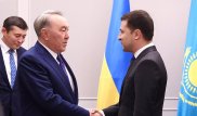 Назарбаев встретился с Зеленским