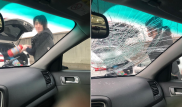 Алматинка огнетушителем разбила чужое авто