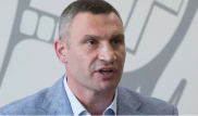 Виталий Кличко схватил мобильный журналиста после неудобного вопроса