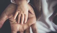 Отцы-одиночки обратились за помощью в Алматы