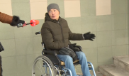 Прикованный к креслу парень показал, что Караганда не предназначена для инвалидов