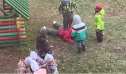 Малыши толпой избили девочку на прогулке в детсаду
