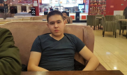Музыкальный трек 19-летнего рабочего из Казахстана порвал мировые чарты