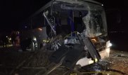 Автобус столкнулся с трактором в Костанайской области. Есть жертвы