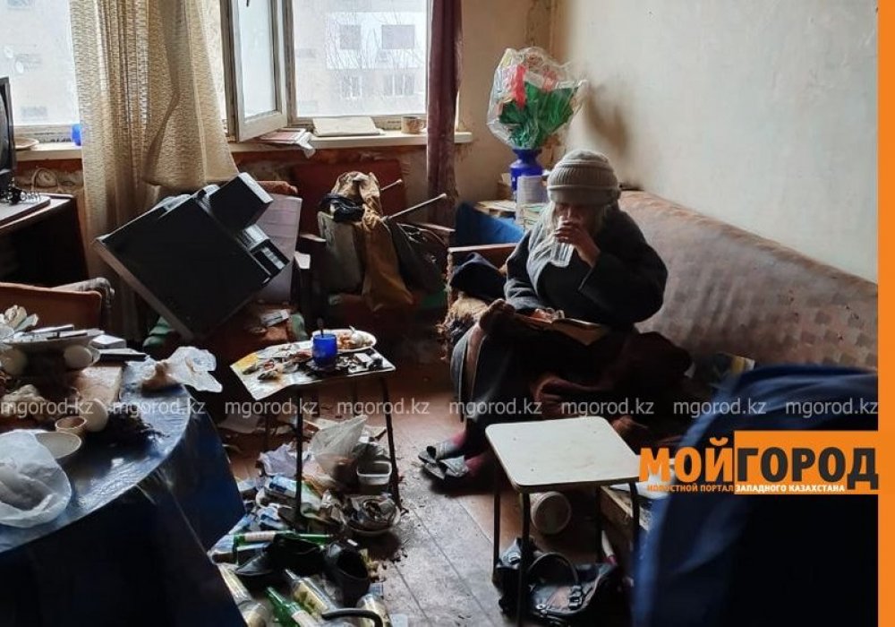 Бабушка неделю прожила с трупом знакомой в Уральске