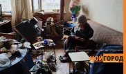 Бабушка неделю прожила с трупом знакомой в Уральске