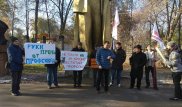 Митинг за трудовые права проходит в Алматы