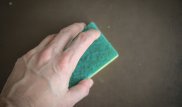Губки для посуды в 200 тысяч раз грязнее сиденья унитаза - исследование