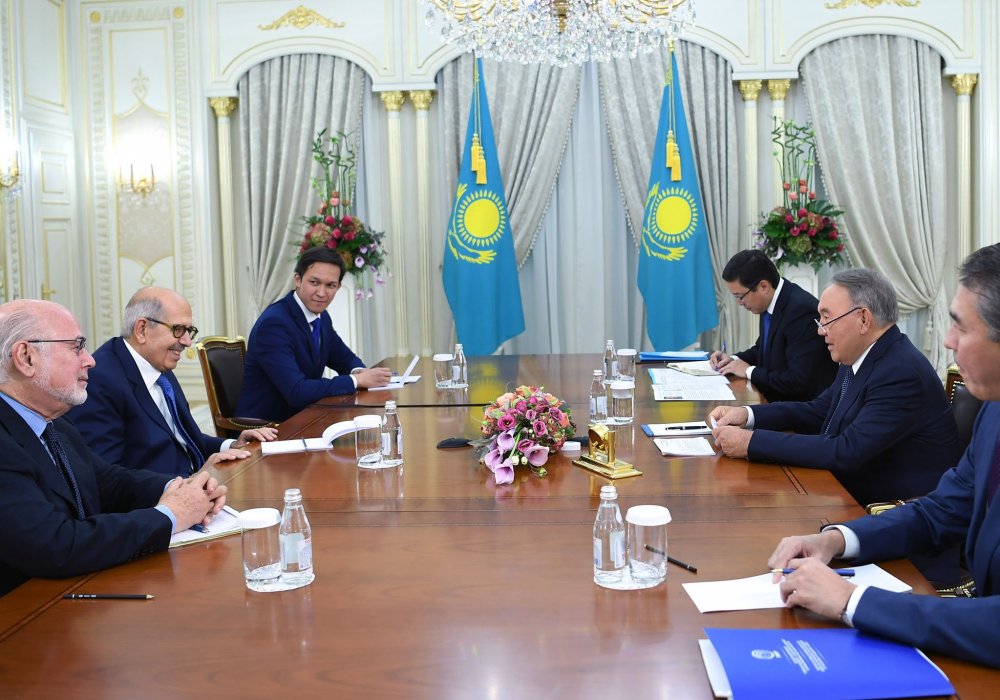 Встреча Нурсултана Назарбаева с Мохаммедом Эль-Барадеи и Джонатаном Граноффом. Фото:elbasy.kz
