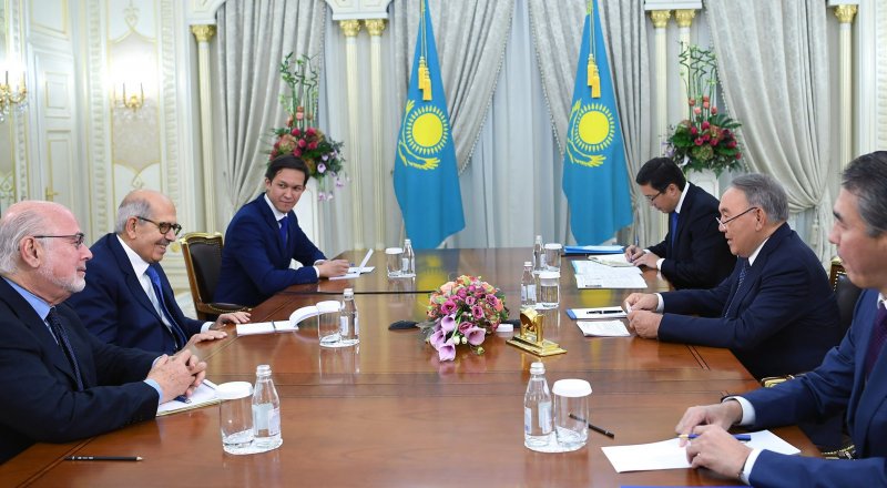 Встреча Нурсултана Назарбаева с Мохаммедом Эль-Барадеи и Джонатаном Граноффом. Фото:elbasy.kz
